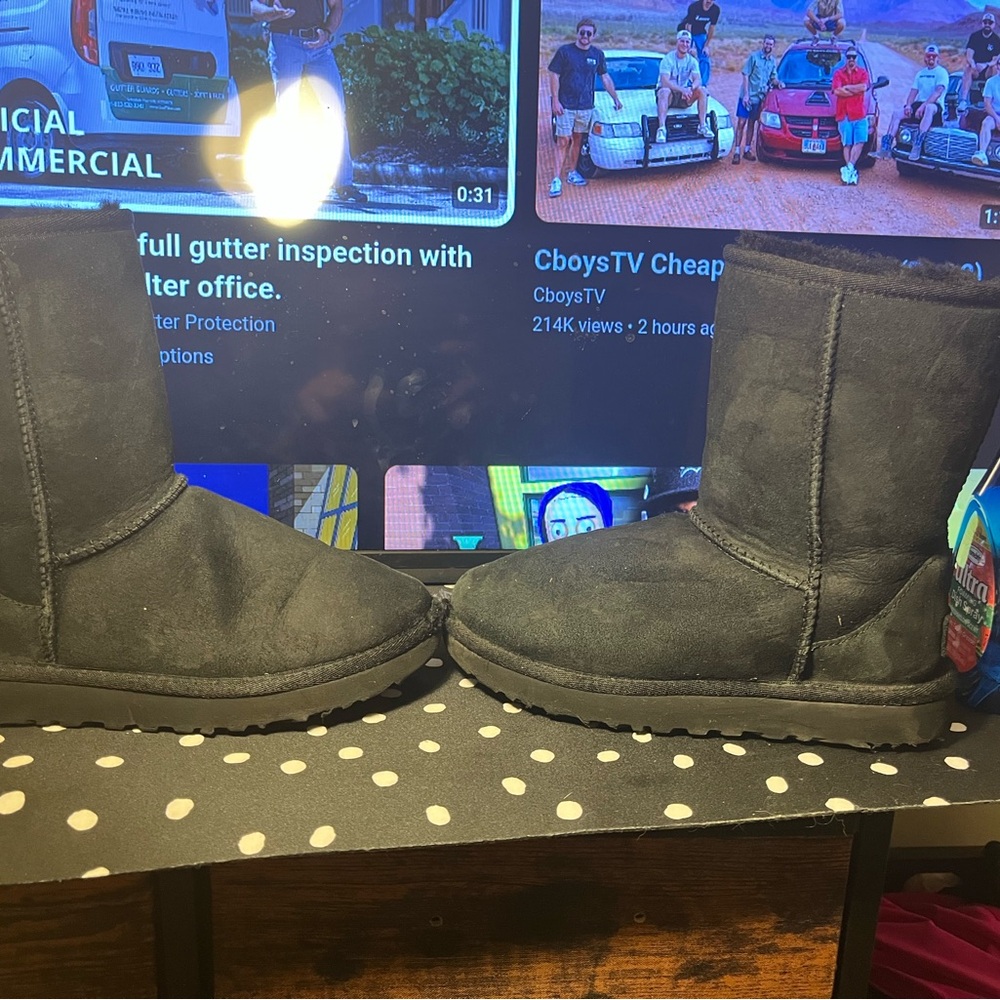 Women’s black UGG boots. Size 6